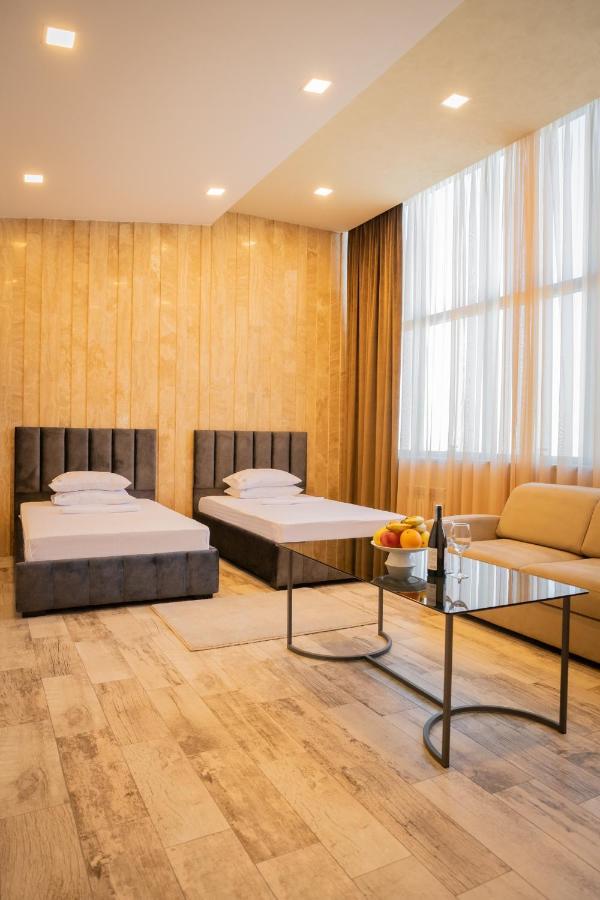 B H Y Guesthouse In Erevan Esterno foto