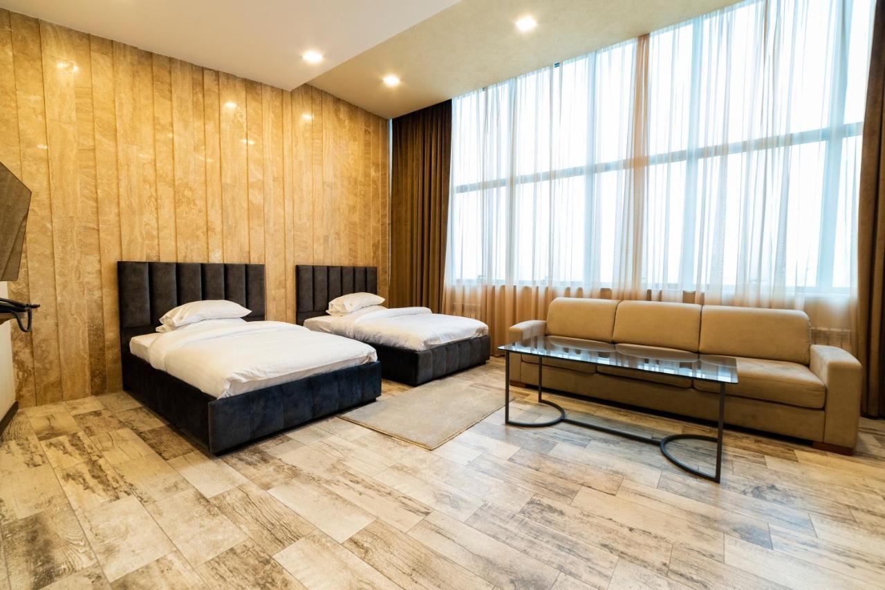 B H Y Guesthouse In Erevan Esterno foto