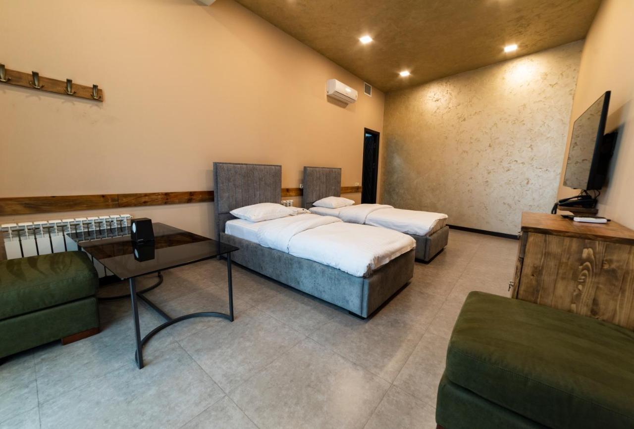 B H Y Guesthouse In Erevan Esterno foto