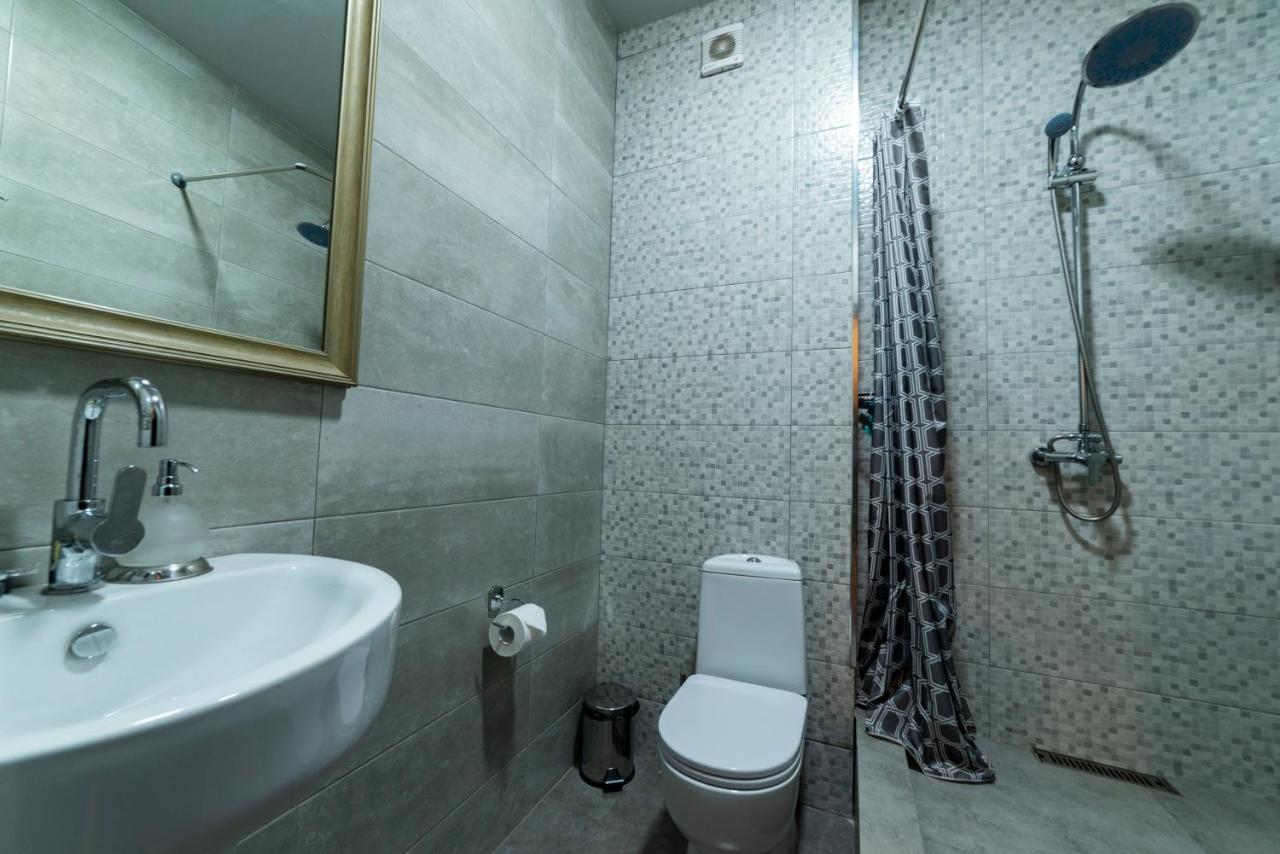 B H Y Guesthouse In Erevan Esterno foto