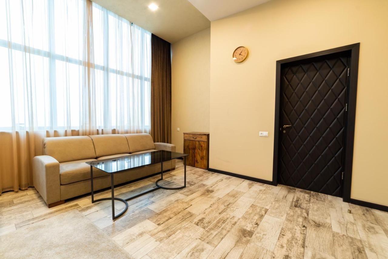 B H Y Guesthouse In Erevan Esterno foto
